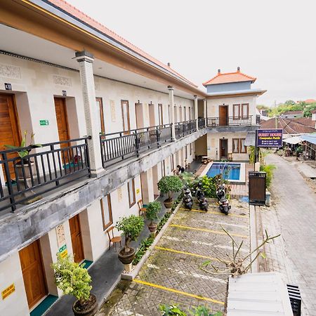 Guesthouse Cempaka Putih 세미냑 외부 사진